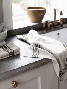 Hovedbilde Tell me more, Astrid ...